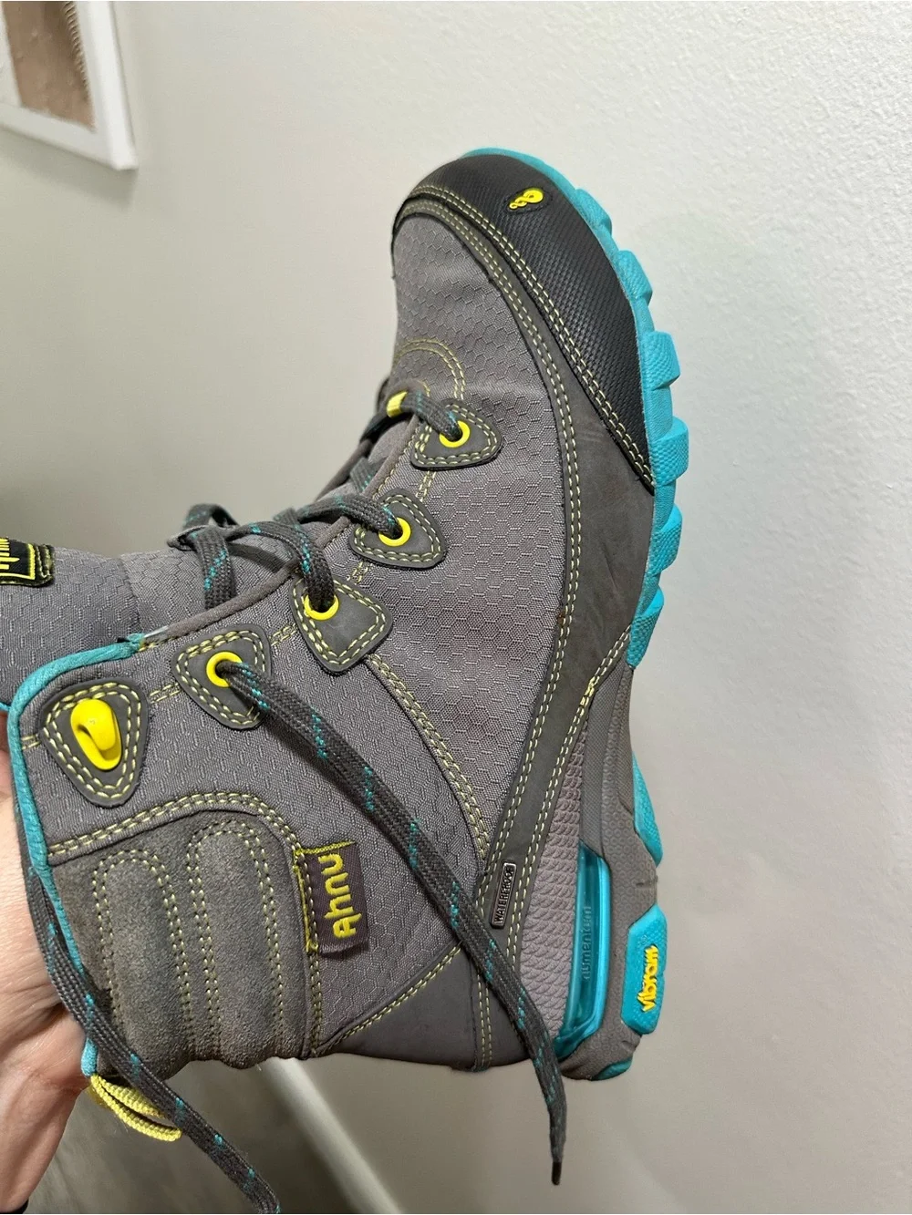 Ahnu Sugarpine Waterproof Hiking Boots Women's Size 7 Gray Turquoise F19114G
